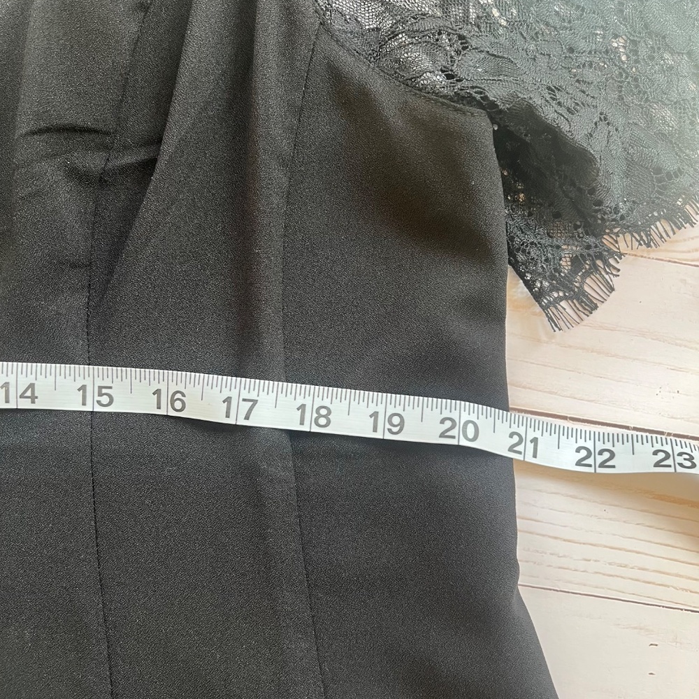NWT Torrid Plus Size 1X Black Crepe Fit & Flare Blouse with Lace Sleeves - Picture 9 of 14